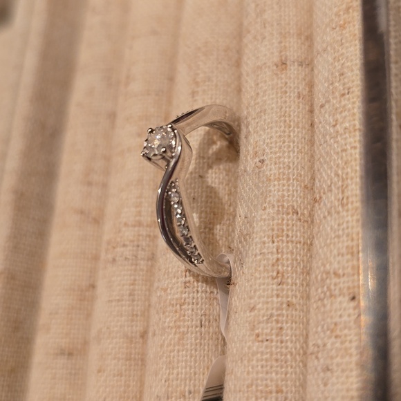 KOHL'S 1/5 CTTW DIAMOND 10K GOLD RING SIZE 7 - Picture 2 of 14